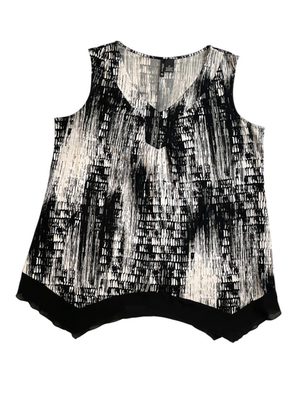 Sleeveless V-Neck Black & White Printed Tank Top